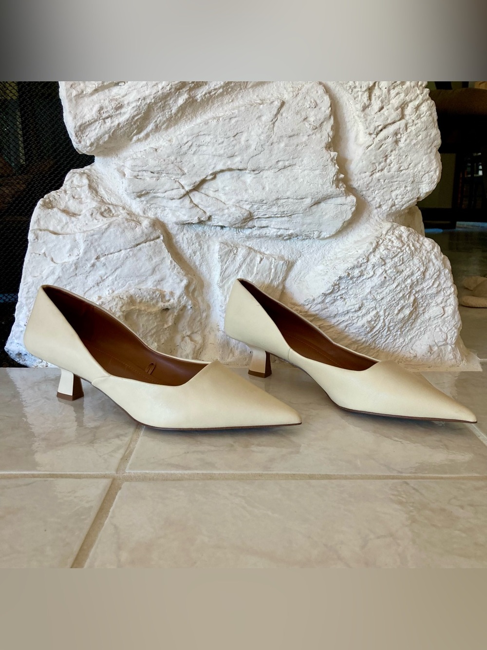 NWOT Franco Sarto “Joselyn” Cream Pointed-Toe Mid Heel Pumps